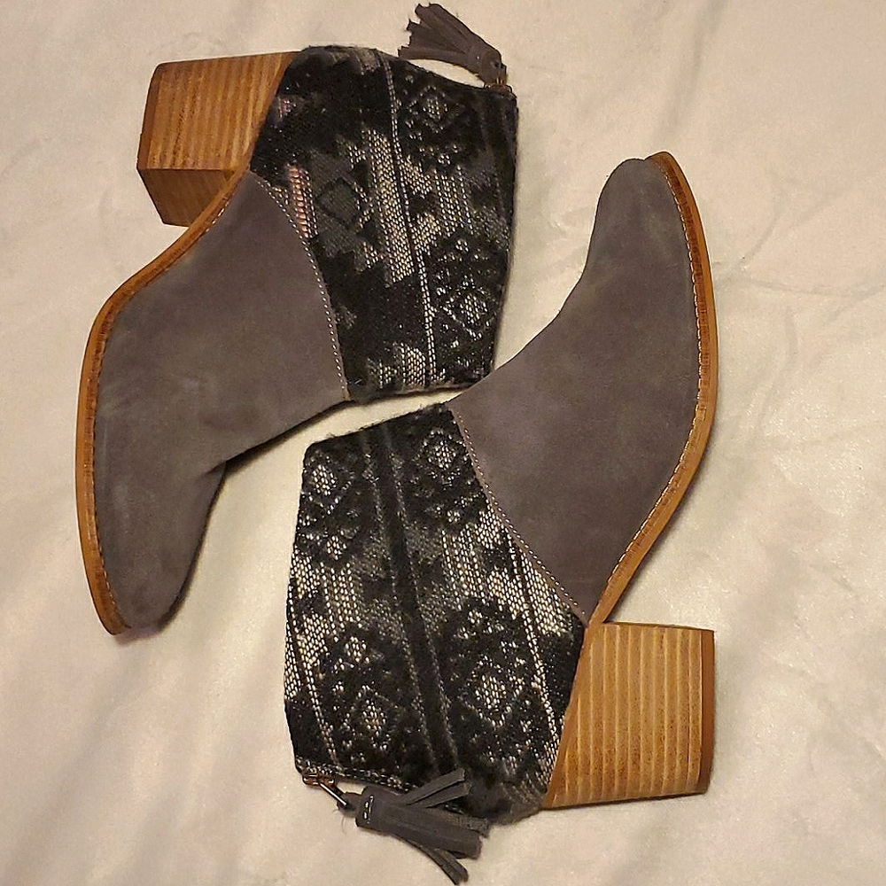TOMS - Leila Ankle Booties